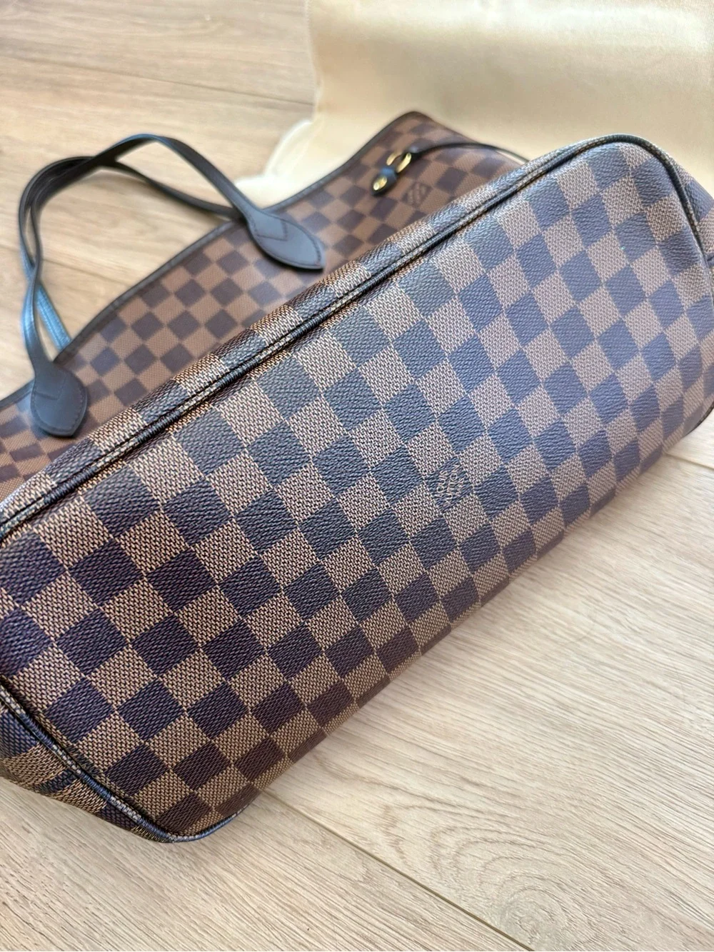 Louis Vuitton - Neverfull MM Bag- Damier Ebene. With original Dust Bag & Box!